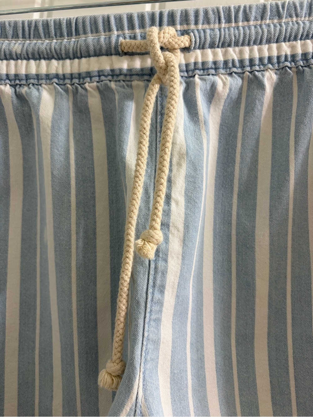 aerie Blue & White Striped Chambray Drawstring Beach Shorts L Coastal Casual - Picture 5 of 7
